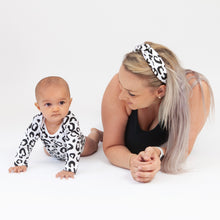 Load image into Gallery viewer, BLACK &amp; WHITE BABY SENSORY BODYSUIT – leopard print
